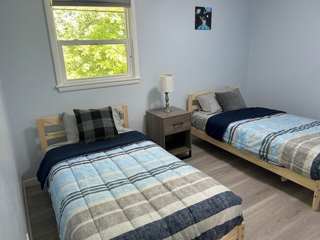 Building Photo - 4241 2nd St NE