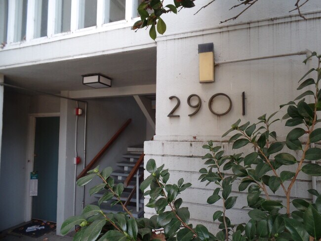 Building Photo - 2901 Claremont Ave