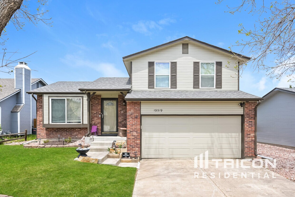 Foto principal - 19519 E Purdue Cir