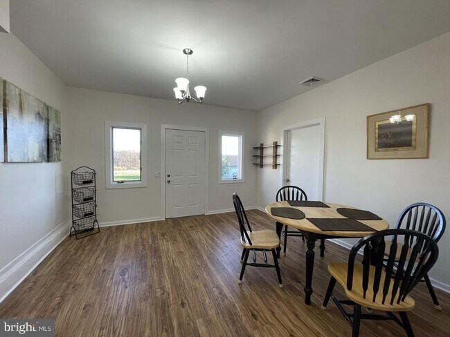 Foto del edificio - 368 Pennington Titusville Rd