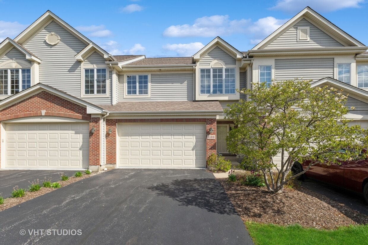 1109 Amber Dr, Cary, IL 60013 Townhome Rentals in Cary IL
