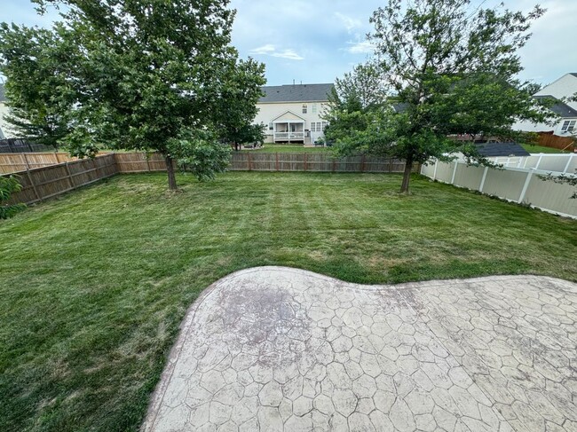 Building Photo - 105 Fredericksburg Dr