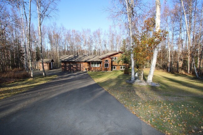 Foto del edificio - 4 Bedroom Chugiak Home on an Acre!