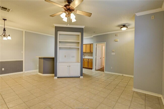 Building Photo - 200 Fraternity Row