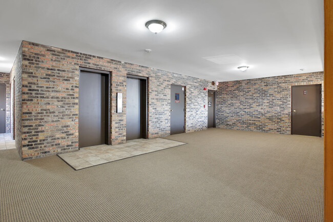 Building Photo - 8970 N Parkside Ave