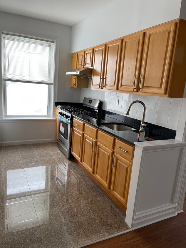Kitchen - 2343 E 22nd St