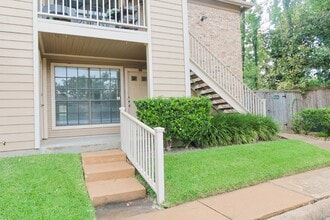 Building Photo - 1311 Antoine Dr
