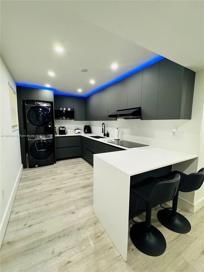 Foto del edificio - 1555 W 44th Pl