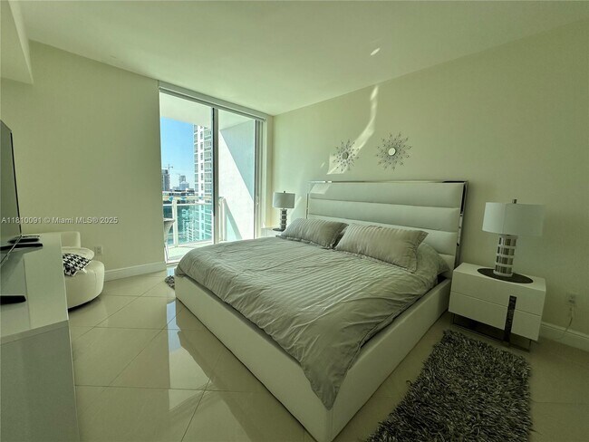 Foto del edificio - 950 Brickell Bay Dr