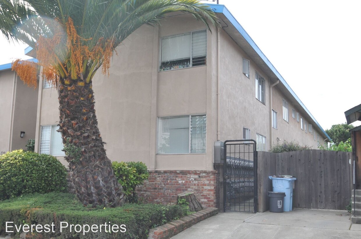 Building Photo - 2450 Milvia St