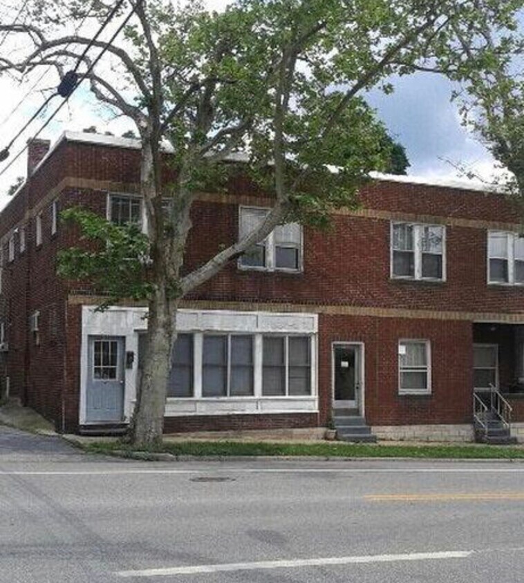 408 Penn St Unit 1, Hollidaysburg, PA 16648 Apartments in
