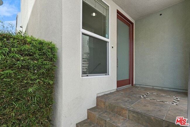 Building Photo - 6531 S Seabluff Dr