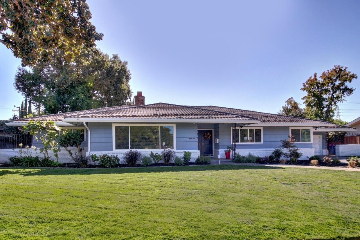 Primary Photo - Gorgeous Sierra Oaks 4 Bedroom 3 Bath!