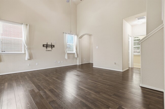 Foto del edificio - 8911 Headstall Dr