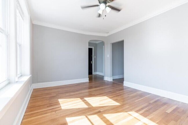 Foto del edificio - 2 bedroom in CHICAGO IL 60645