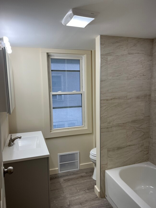 Building Photo - 29 Richardson Ave