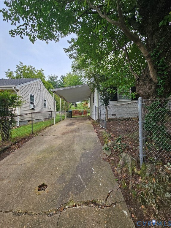 Foto del edificio - 5211 Blue Ridge Ave