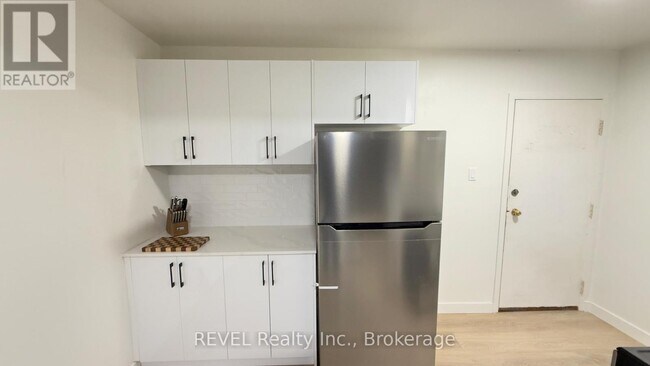 Photo du bâtiment - 60 Triller Ave