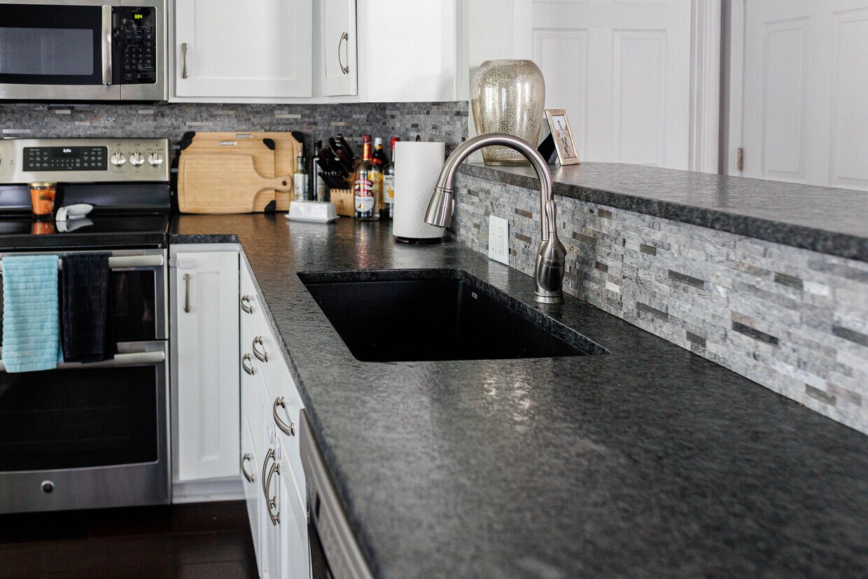 12125 Slater St, Overland Park, KS 66213 Townhouse for Rent in