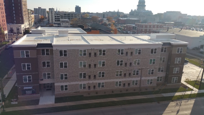 Building Photo - 350 E Madison St