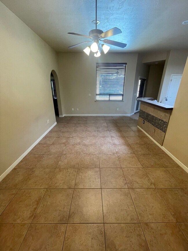 Building Photo - Lovely 4 Bedroom/2 Bath home in the Heart ...