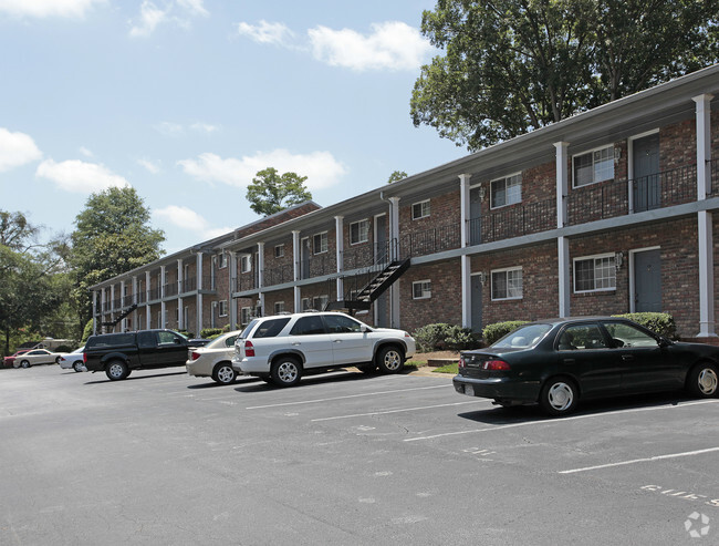 Building Photo - Westhampton Court Apartment Homes