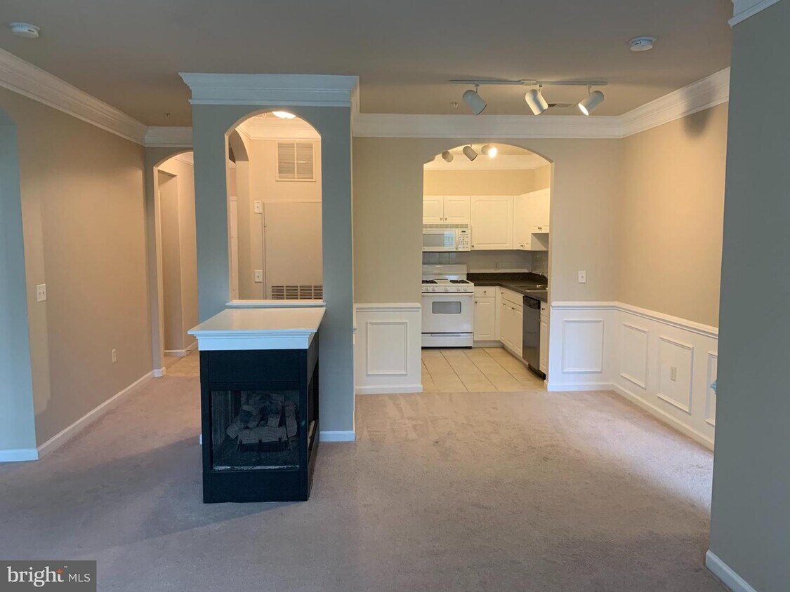 Primary Photo - 16 Granite Pl