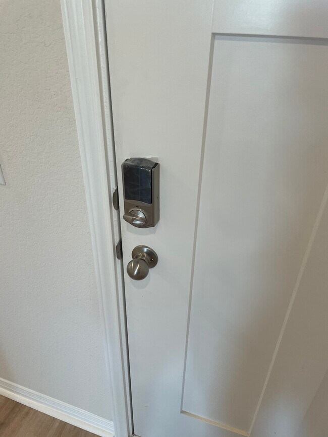 Foto del edificio - 115 Loon Dr