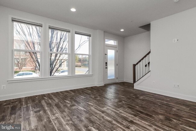 Building Photo - 14583 Lakestone Dr