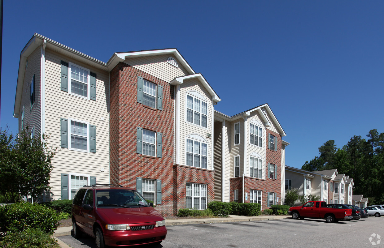 Building Photo - Creekside Apartments