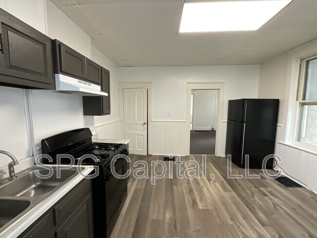 Foto del edificio - 319 S Second St