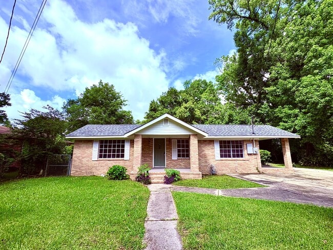 Building Photo - 861 Welworth St