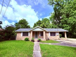 Building Photo - 861 Welworth St