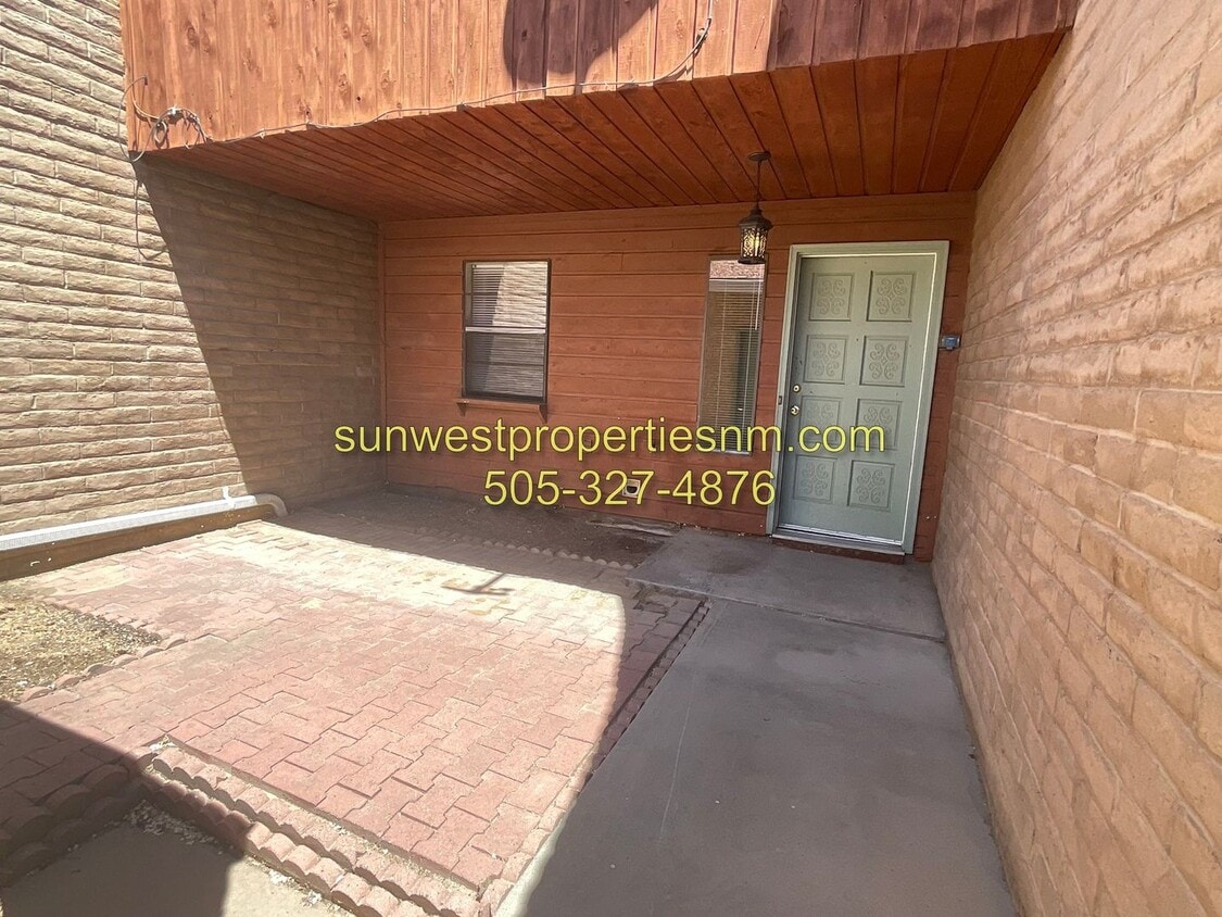 Primary Photo - 3 bedroom, 2.5 Bath Condo for Rent