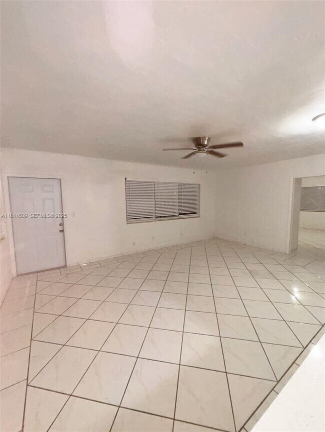 Foto del edificio - 2101 Calais Dr