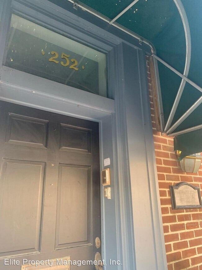 Foto del edificio - 4 br, 2 bath House - 252 W. Market St., Un...