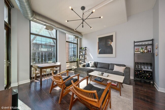 Foto del edificio - 740 W Fulton St