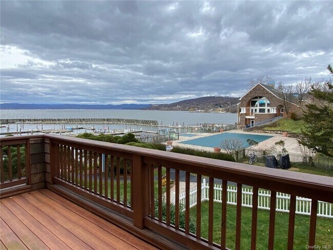 Building Photo - 105 Half Moon Bay Dr