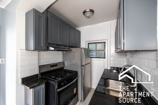 Foto del edificio - 1362 W Estes Ave