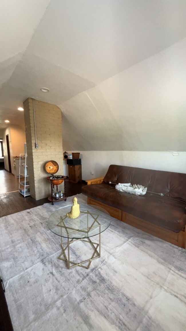 Building Photo - 3454 E 76th St