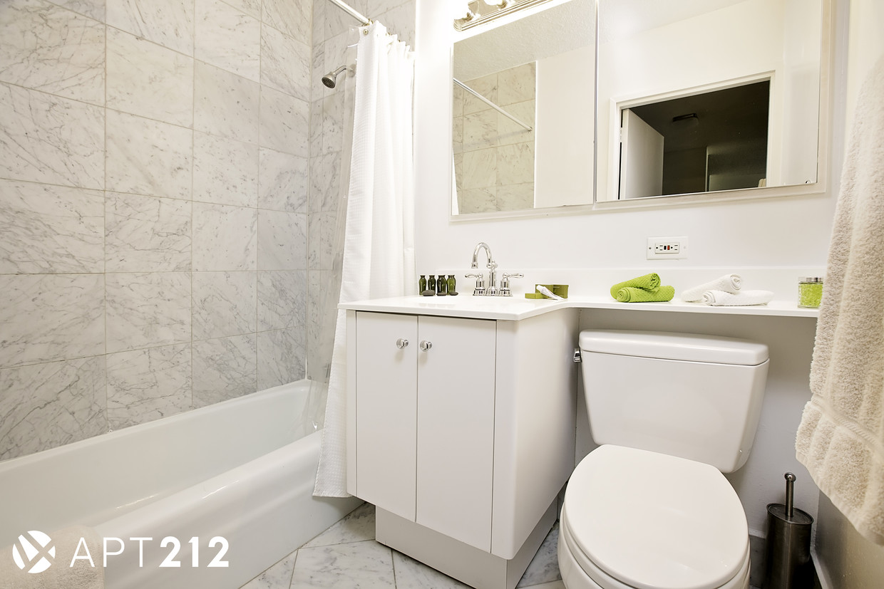 Foto principal - 330 W 56th St