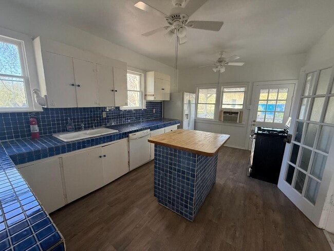 Foto del edificio - 8315 Fm 327