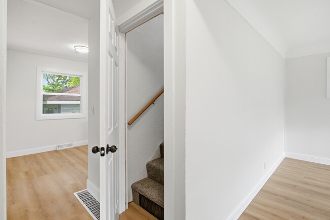 Foto del edificio - 1547 E Atherton Rd