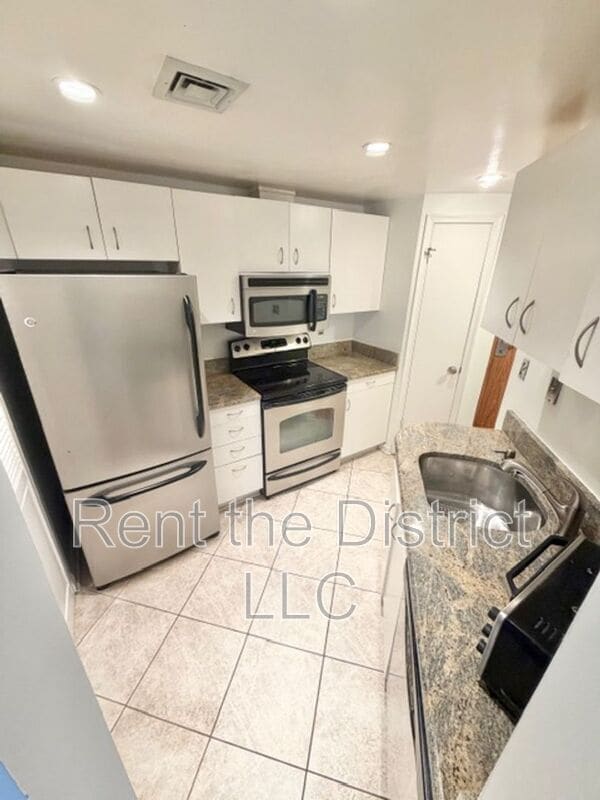 Foto del edificio - 2725 Connecticut Ave NW