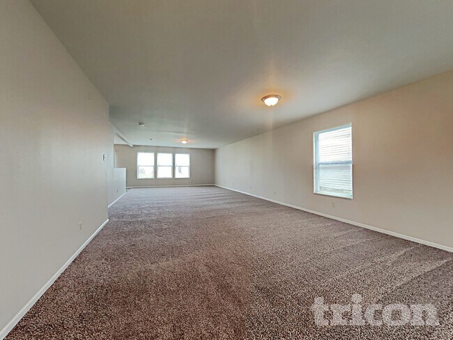 Building Photo - 1334 Central Park Dr