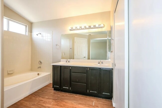 Building Photo - 7460 Sunspot Dr