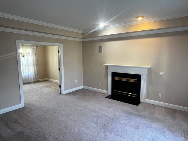 Foto del edificio - 2708 Bayhill Dr