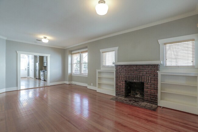 Building Photo - 1421 Cortlandt St