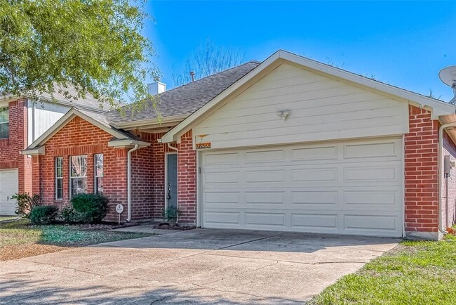 Building Photo - 16011 Crested Green Dr