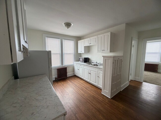 Foto del edificio - 6611 Kennedy Ave